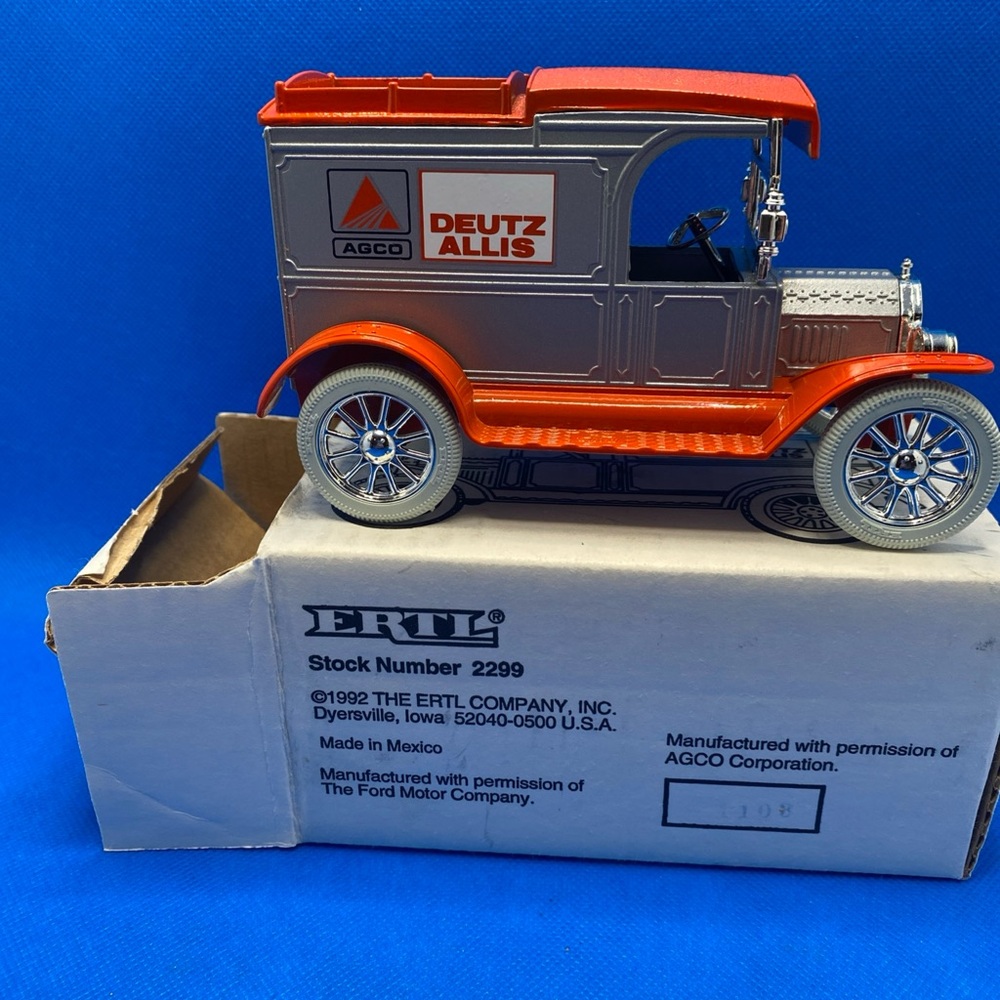 Vintage ERTL Die-cast Metal 1913 Delivery Truck Bank w/key